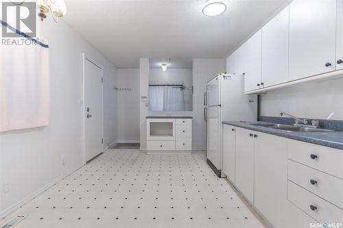 1513 7Th Avenue N, Saskatoon, SK - Indoor Photo Showing Kitchen