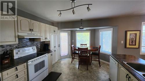 38 Mist Hollow Drive, Sudbury, ON - Indoor Photo Showing Kitchen