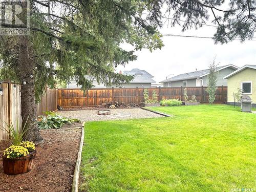 211 20Th Street, Battleford, SK - Outdoor With Backyard