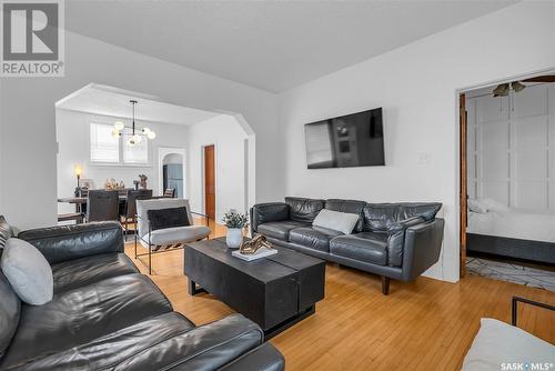 506 6Th Street, Saskatoon, SK - Indoor Photo Showing Living Room