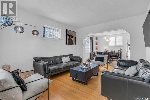 506 6Th Street, Saskatoon, SK - Indoor Photo Showing Living Room