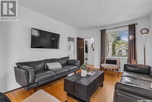 506 6Th Street, Saskatoon, SK - Indoor Photo Showing Living Room