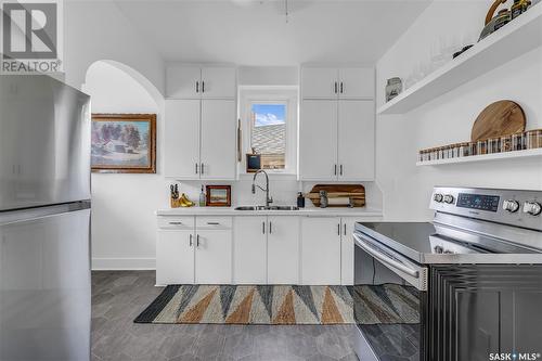 506 6Th Street, Saskatoon, SK - Indoor Photo Showing Kitchen