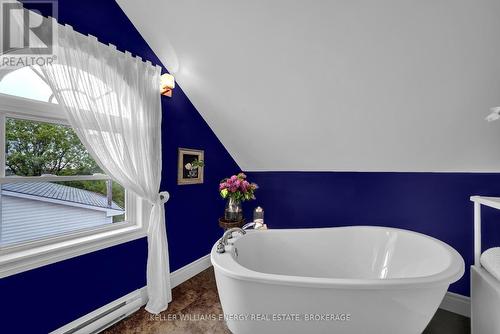 1727 County 14 Road, Prince Edward County (Sophiasburgh), ON - Indoor Photo Showing Bathroom