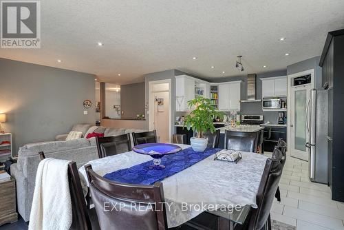 1456 Healy Lane, London, ON - Indoor Photo Showing Dining Room