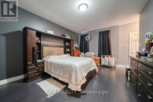 1456 Healy Lane, London, ON - Indoor Photo Showing Bedroom