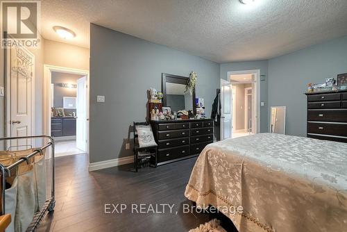 1456 Healy Lane, London, ON - Indoor Photo Showing Bedroom