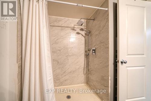 1456 Healy Lane, London, ON - Indoor Photo Showing Bathroom