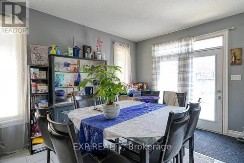 1456 Healy Lane, London, ON - Indoor Photo Showing Dining Room