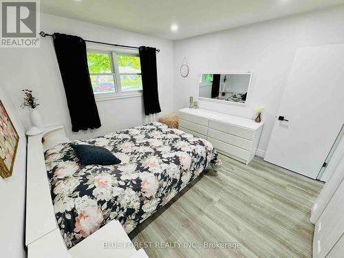 379 Griffith Street, London, ON - Indoor Photo Showing Bedroom