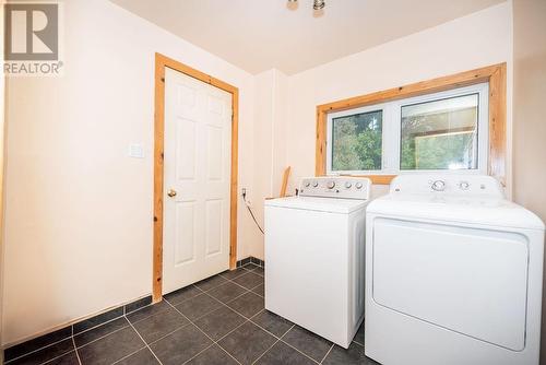 33016 Highway 17 Highway, Deep River, ON - Indoor Photo Showing Laundry Room