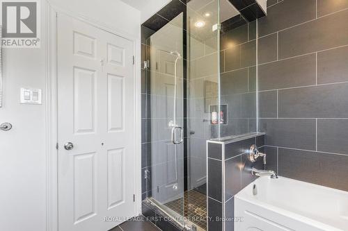 82 Lyfytt Crescent S, Barrie, ON - Indoor Photo Showing Bathroom