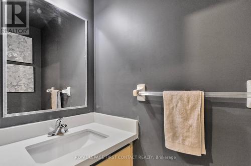 82 Lyfytt Crescent S, Barrie, ON - Indoor Photo Showing Bathroom