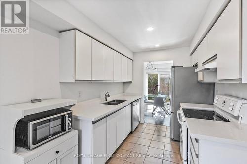 82 Lyfytt Crescent S, Barrie (West Bayfield), ON - Indoor Photo Showing Kitchen With Double Sink