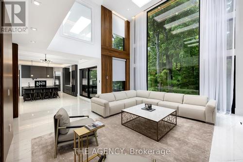 91 Valecrest Drive, Toronto (Edenbridge-Humber Valley), ON - Indoor Photo Showing Living Room