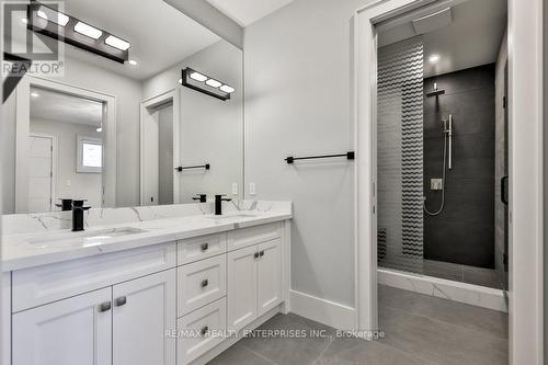 1372 Kenmuir Avenue, Mississauga (Mineola), ON - Indoor Photo Showing Bathroom