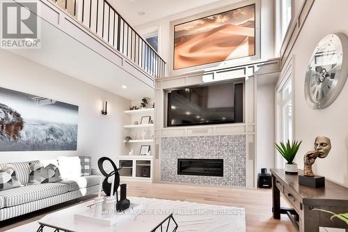 1372 Kenmuir Avenue, Mississauga, ON - Indoor Photo Showing Living Room With Fireplace