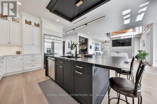 1372 Kenmuir Avenue, Mississauga (Mineola), ON - Indoor Photo Showing Kitchen With Upgraded Kitchen