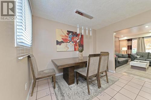 98 Riverdale Drive, Hamilton, ON - Indoor Photo Showing Dining Room