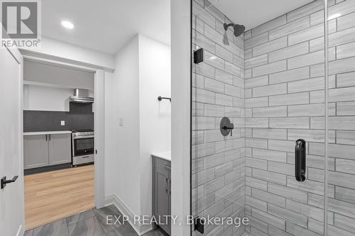 286 East 18Th Street, Hamilton, ON - Indoor Photo Showing Bathroom