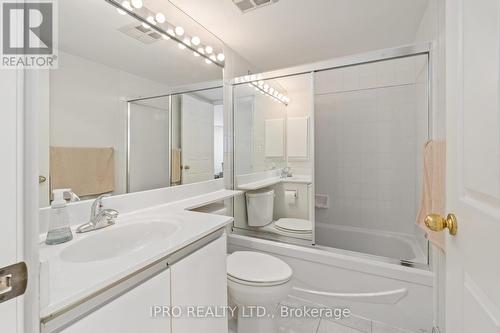 909 - 22 Hanover Road, Brampton (Queen Street Corridor), ON - Indoor Photo Showing Bathroom