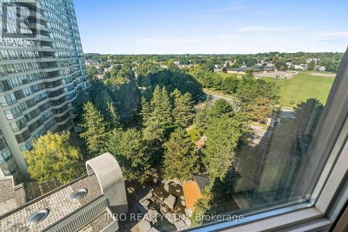 909 - 22 Hanover Road, Brampton (Queen Street Corridor), ON - Outdoor With View