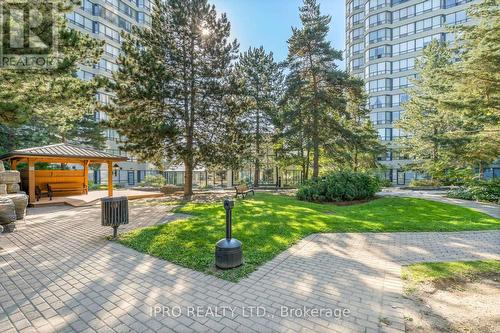 909 - 22 Hanover Road, Brampton (Queen Street Corridor), ON - Outdoor