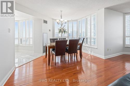 909 - 22 Hanover Road, Brampton (Queen Street Corridor), ON - Indoor Photo Showing Dining Room