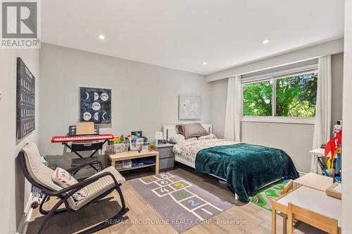 1230 Wood Place, Oakville, ON - Indoor Photo Showing Bedroom