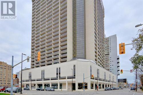 150 Park Unit# 1706, Windsor, ON - Outdoor With Balcony With Facade