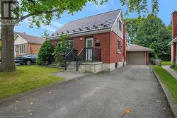 37 FLOYD Street  Kitchener, ON N2H 4K8