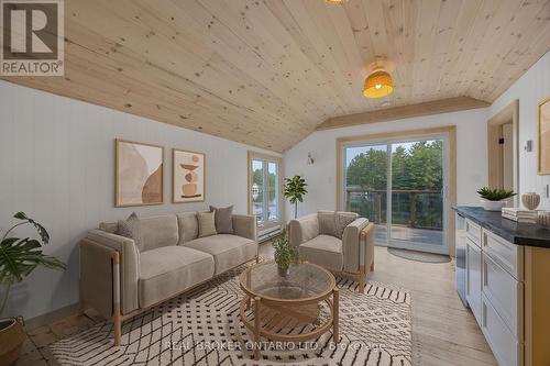 3 - 1148 South Muldrew Lake Road N, Gravenhurst, ON - Indoor Photo Showing Living Room