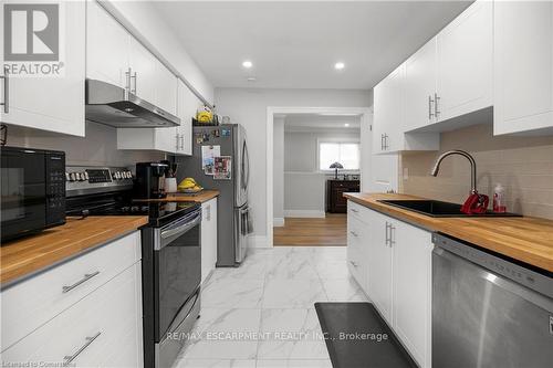 14 Lakeview Avenue, Grimsby, ON - Indoor Photo Showing Kitchen