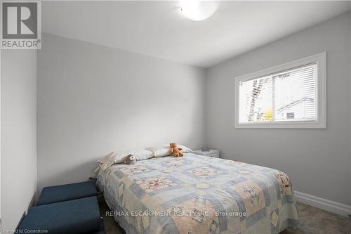 14 Lakeview Avenue, Grimsby, ON - Indoor Photo Showing Bedroom