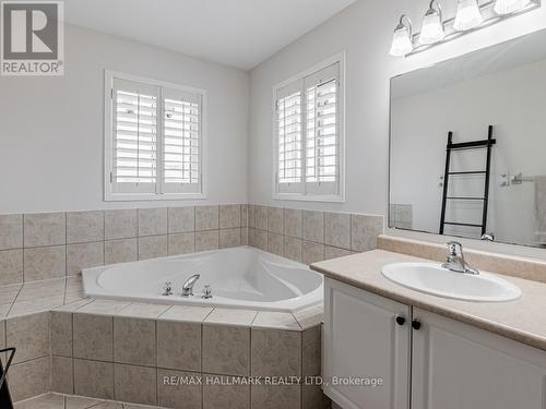 133 Hollywood Hill Circle, Vaughan, ON - Indoor Photo Showing Bathroom