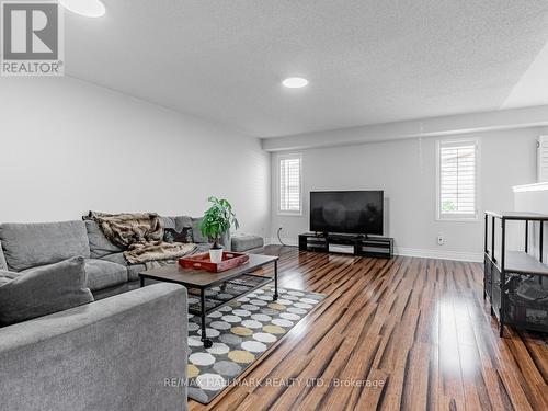 133 Hollywood Hill Circle, Vaughan, ON - Indoor Photo Showing Living Room