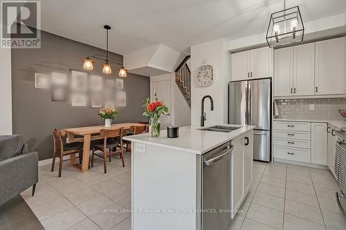 3980 Crown Street, Lincoln, ON - Indoor Photo Showing Kitchen With Stainless Steel Kitchen With Double Sink With Upgraded Kitchen