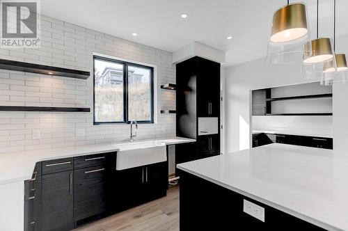 1113 Collinson Court, Kelowna, BC - Indoor Photo Showing Kitchen