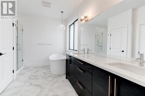 1113 Collinson Court, Kelowna, BC - Indoor Photo Showing Bathroom