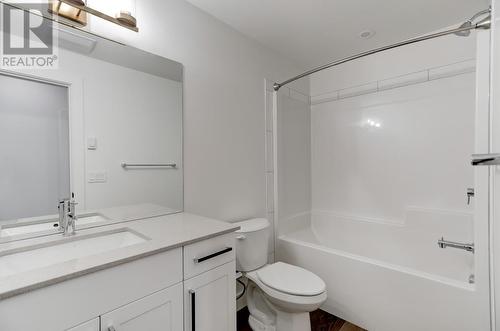 1113 Collinson Court, Kelowna, BC - Indoor Photo Showing Bathroom