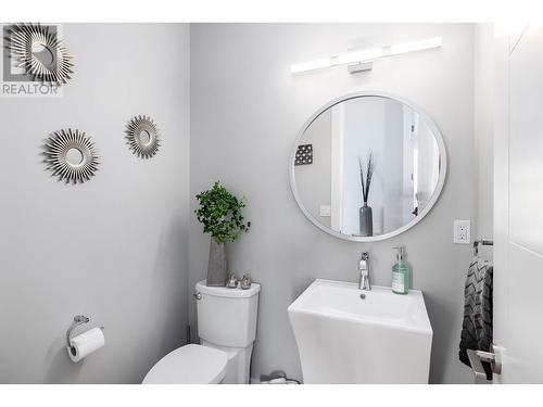 1546 Viognier Drive, West Kelowna, BC - Indoor Photo Showing Bathroom