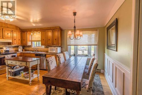 100 Churchill Blvd, Sault Ste Marie, ON - Indoor Photo Showing Dining Room