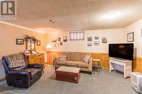 100 Churchill Blvd, Sault Ste Marie, ON - Indoor Photo Showing Living Room