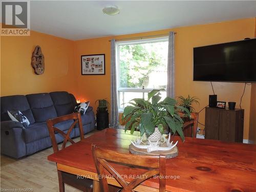 175 Napolean Street, Grey Highlands, ON - Indoor Photo Showing Living Room