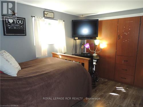 175 Napolean Street, Grey Highlands, ON - Indoor Photo Showing Bedroom