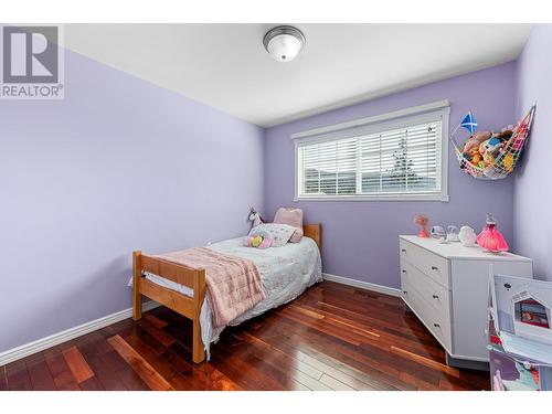 781 Carmi Avenue, Penticton, BC - Indoor Photo Showing Bedroom