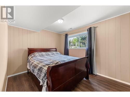 781 Carmi Avenue, Penticton, BC - Indoor Photo Showing Bedroom