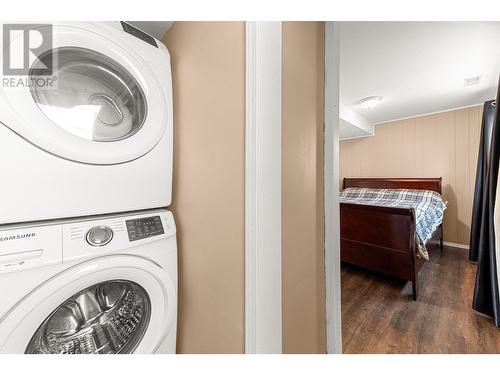 781 Carmi Avenue, Penticton, BC - Indoor Photo Showing Laundry Room