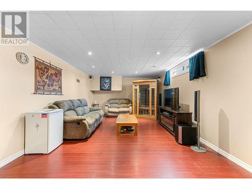 781 Carmi Avenue, Penticton, BC - Indoor