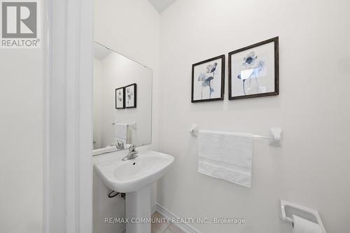 257 Coronation Road, Whitby, ON - Indoor Photo Showing Bathroom